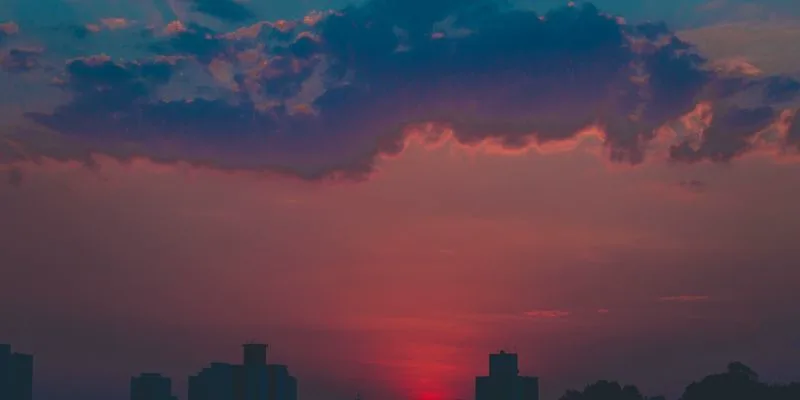 夏天傍晚，我喜欢一个人散步